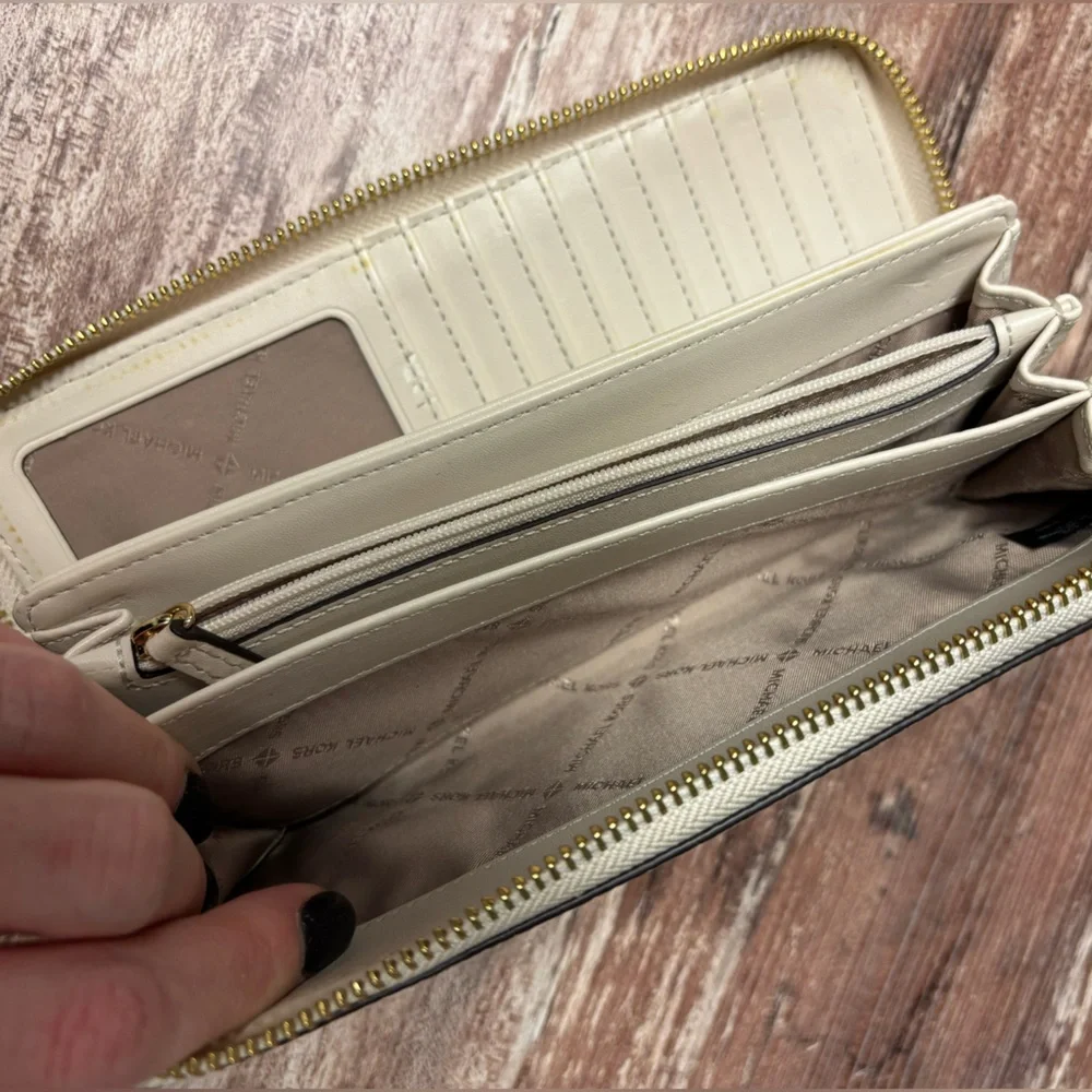 Michael Kors | VGUC Jet Set Travel Leather Continental Wristlet Wallet